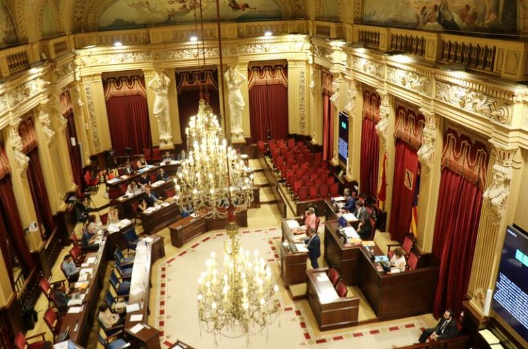 El BOE publica la supresión del aforamiento de los diputados del Parlament y los miembros del Govern balear