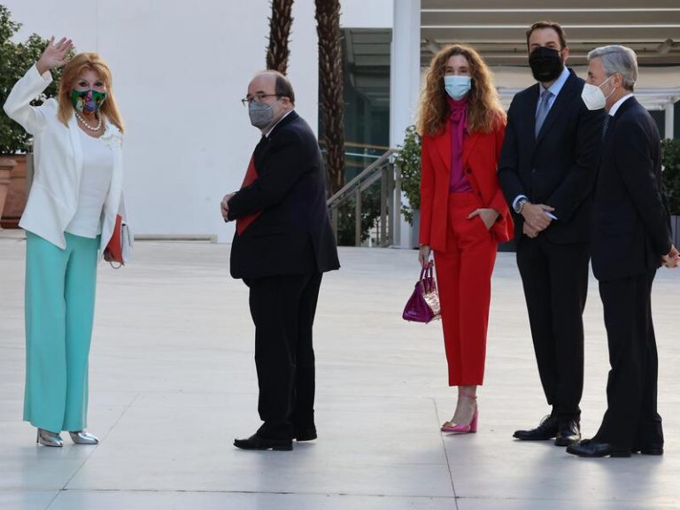 La Baronesa Thyssen firma el alquiler de su colección al Estado con el apoyo de su hijo Borja