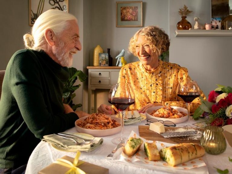 Los pedidos de comida a domicilio se dispararán un 65% por San Valentín