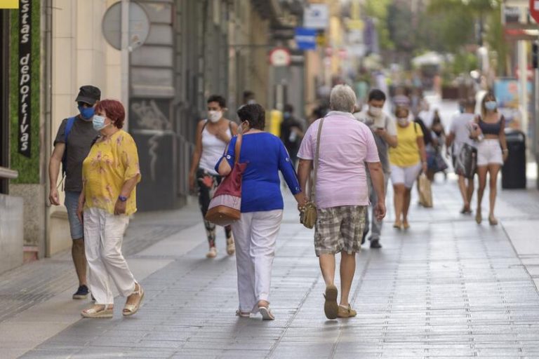 Canarias suma 9 fallecidos con covid-19 y 1.240 nuevos contagios en las últimas 24 horas