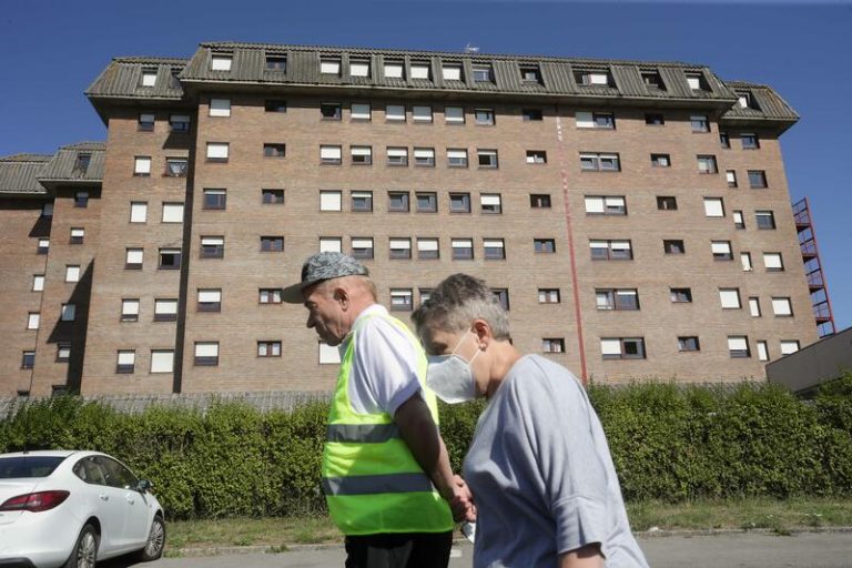 Aumentan en 7 los casos en las residencias gallegas, que suman 645 positivos, el 40% en el área de A Coruña