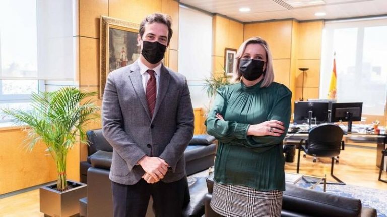 Asufin celebra que la banca tenga un plan de atención de mayores, pero pide al Gobierno que legisle