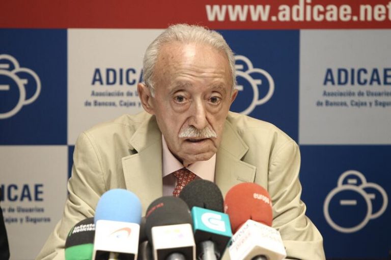 Adicae pide mejorar la regulación de comisiones repercutidas a consumidores