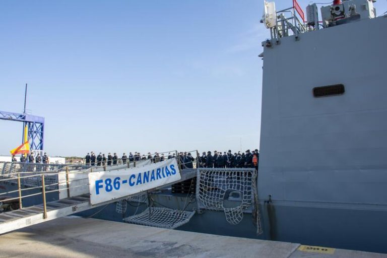 La fragata Canarias zarpa rumbo al Índico desde la Base Naval de Rota