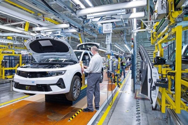 Opel aumenta la producción del nuevo Astra con arreglo a su estrategia de electrificación
