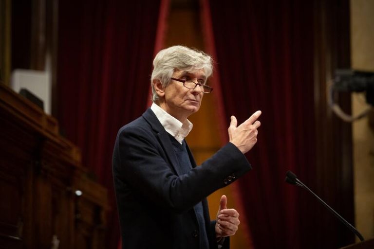 Cataluña prevé eliminar las cuarentenas en escuelas la semana del 21 de febrero