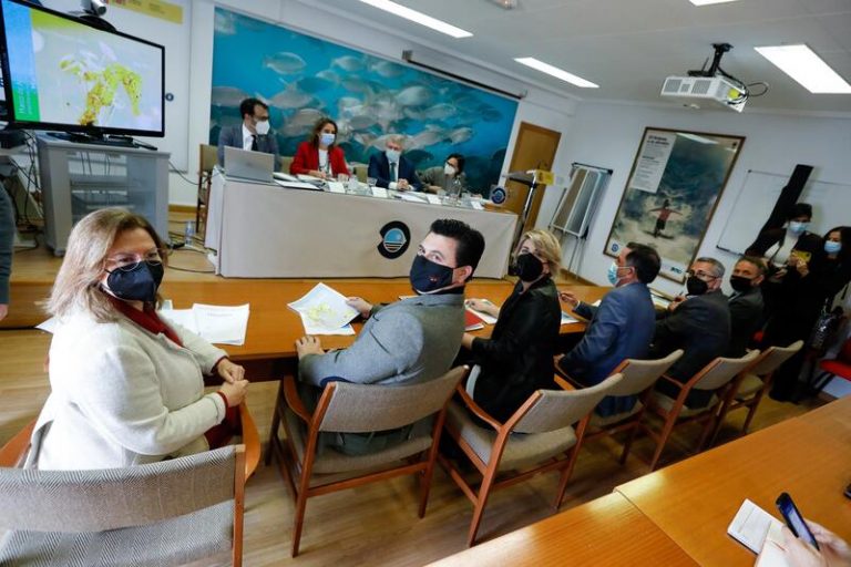 Ribera reconoce el apoyo del Gobierno central a la ILP del Mar Menor