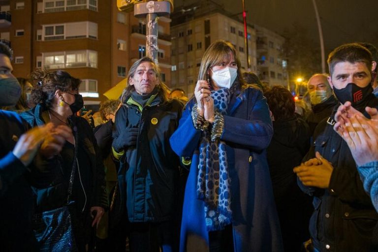 Cs, PP, Vox y Units critican la presencia de Borràs en el corte de la Meridiana de Barcelona