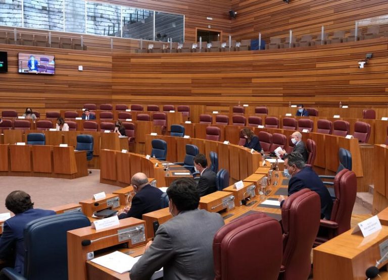 Los partidos se juegan 81 procuradores, que mantienen la menor representación de todos los mandatos