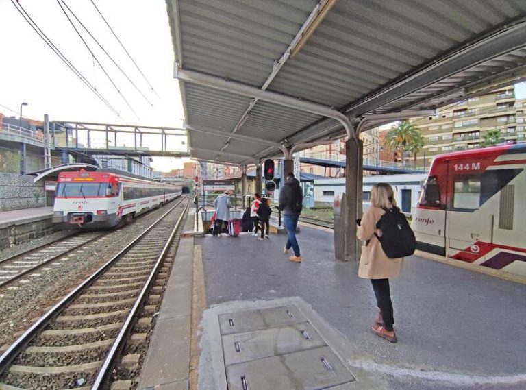 Renfe invierte 100 millones de los fondos europeos en la transformación digital de sus trenes públicos