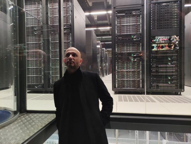 Jorge Carrión ahonda en la relación entre los seres humanos y la IA en su nuevo libro