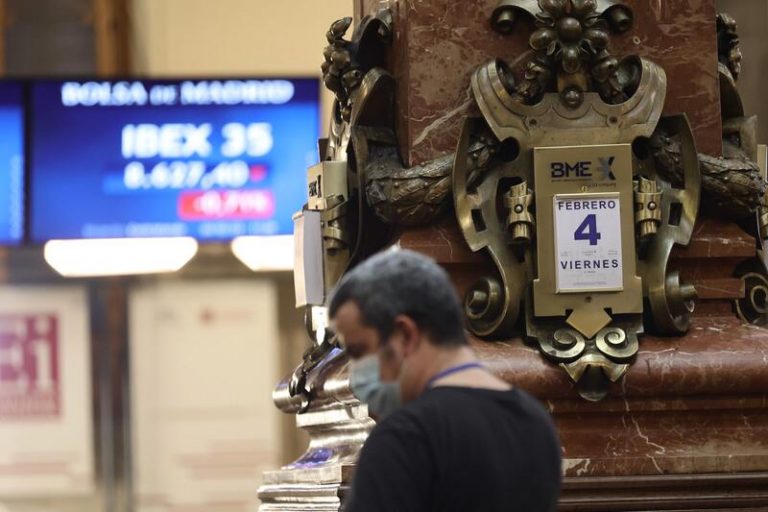 IAG se deja casi un 5% en bolsa y vuelve a perder los 2 euros por acción