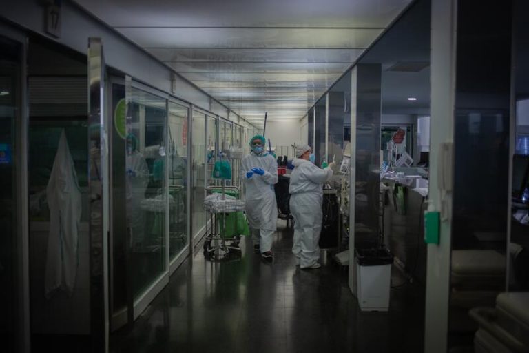 Cataluña registra 8.892 casos y 91 muertes en las últimas 24 horas