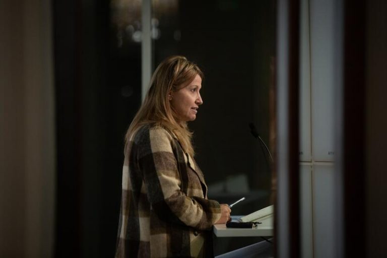 Parera asegura que devolverá su acta de diputada del Parlament si el PP se la pide