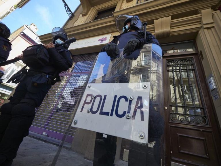 La Policía aclara los casos de 'patada en la puerta': se accede ante riesgo inmediato y dando traslado a Sala