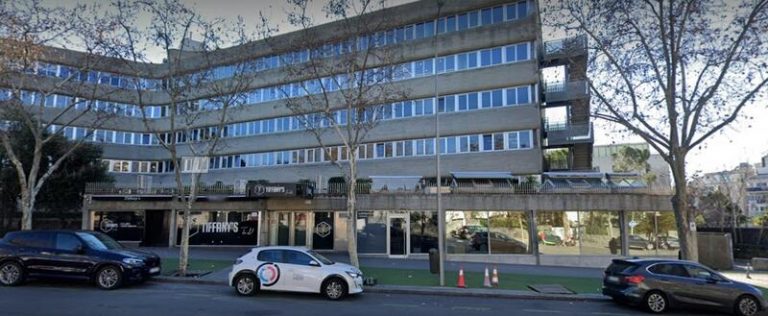 Detenidos ocho hombres por drogar a dos jóvenes en una discoteca de Madrid para abusar sexualmente de ellas