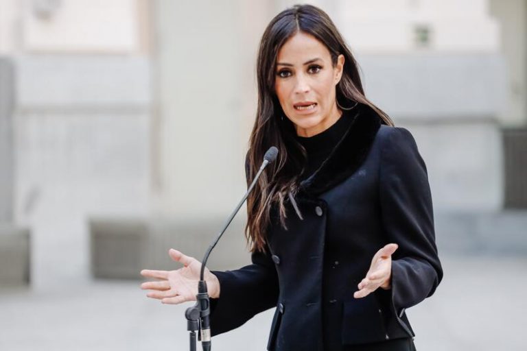 Villacís rechaza una moción de censura contra Almeida