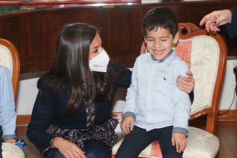 La Reina preside una reunión del Patronato de Huérfanos del Ejército de Tierra por su 150 aniversario