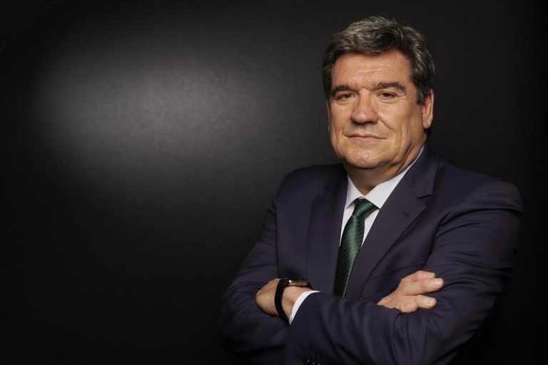 Escrivá defiende la nueva prestación por maternidad en las pensiones tras la sentencia del Supremo