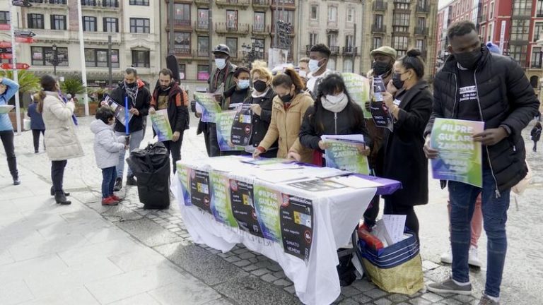 Una movilización reclama en Bilbao la regularización de las personas migrantes