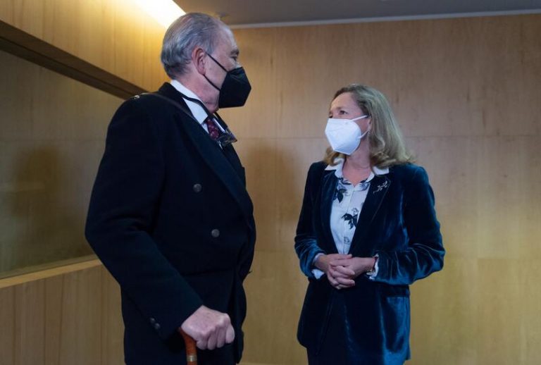 El Gobierno lanzará en marzo el anteproyecto para crear la Autoridad de Protección al Cliente Financiero