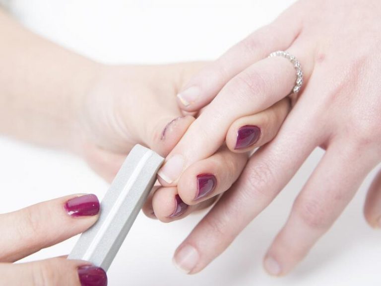 Cómo limar tus uñas de manera correcta