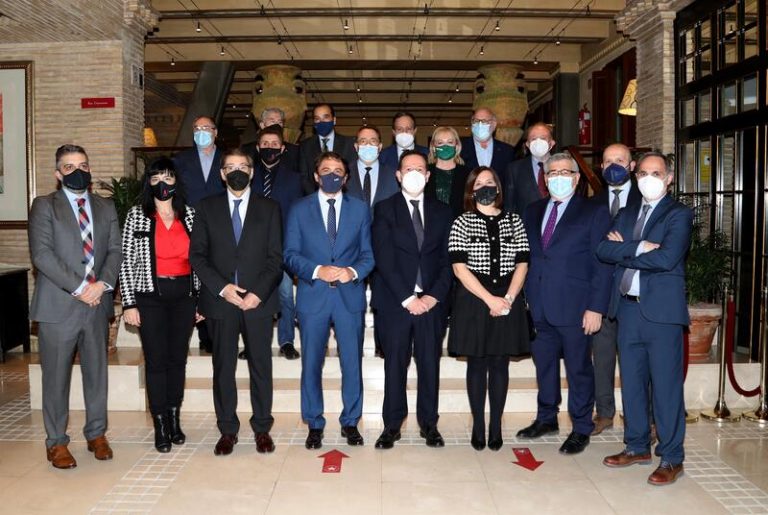 El sector empresarial turístico reactiva lentamente su actividad tras pasar la mayor crisis de su historia