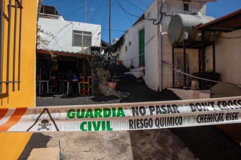 El Gobierno prorroga 6 meses la suspensión de préstamos y créditos a los afectados por el volcán de La Palma