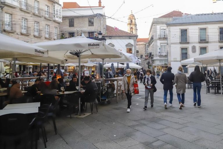 Siguen bajando los hospitalizados por Covid en Galicia tras 1.582 nuevos contagios