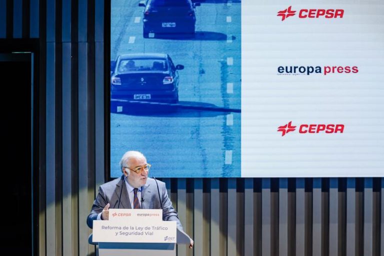 Navarro recalca que la nueva la Ley de Tráfico no aumenta sanciones