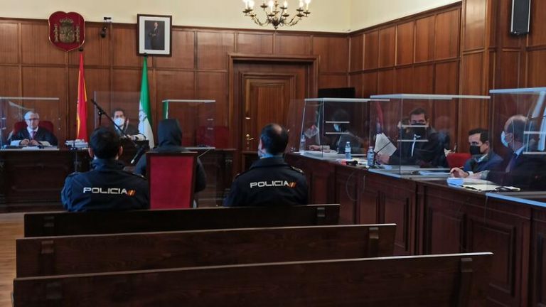 La Fiscalía reduce a 15 años su petición de cárcel para el acusado del crimen de Torreblanca