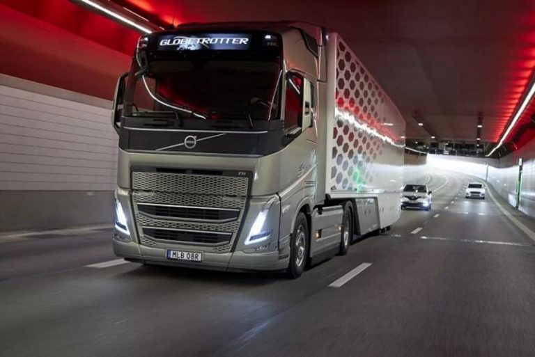 Volvo Trucks mejora el motor I-Save para reducir el consumo de combustible