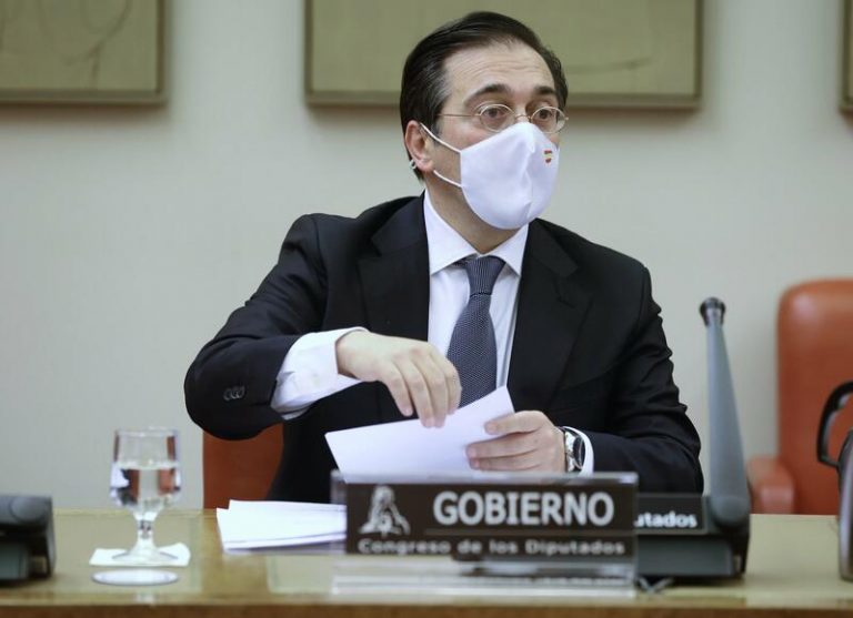 Albares rechaza la comparación entre la guerra de Irak y la crisis de Ucrania planteada por Podemos