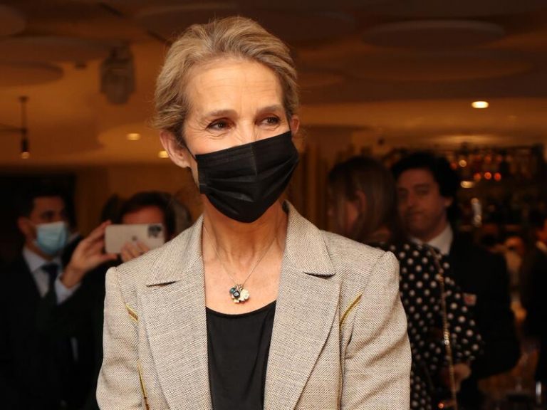 La estrategia de la Infanta Elena para esquivar a la prensa tras las nuevas imágenes de Urdangarín con Ainhoa Armentia