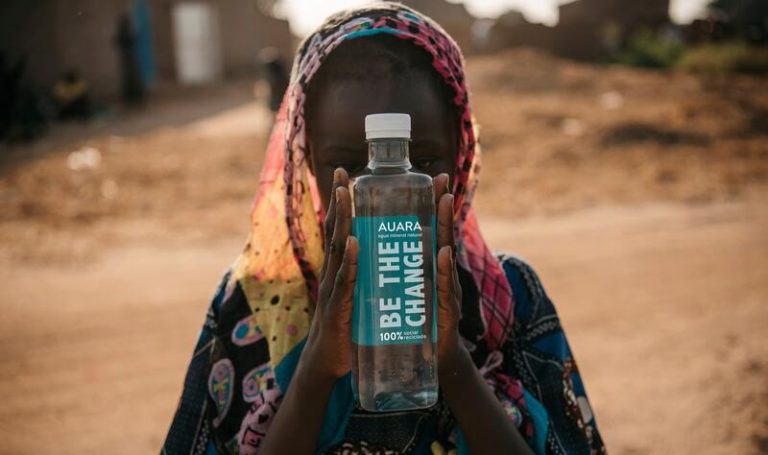 El proyecto social de Auara contará con el apoyo y la red de distribución de Hijos de Rivera