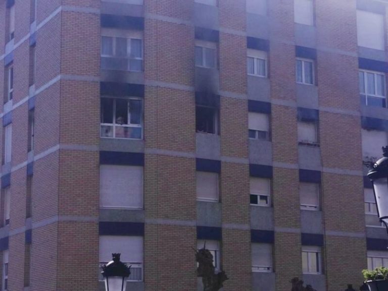 Seis personas tienen que ser hospitalizadas tras el incendio urbano registrado en Candás