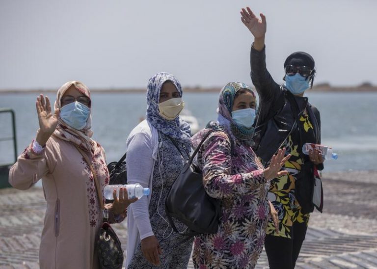 Finaliza la segunda fase de llegada de temporeras a Huelva con más de 6.600 a las que se sumarán más de 4.500 en marzo