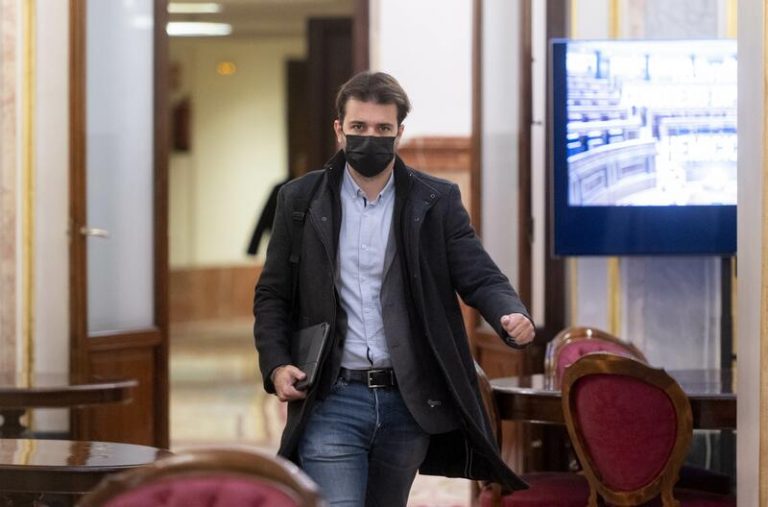 Podemos critica que la UE decida enviar armas a Ucrania