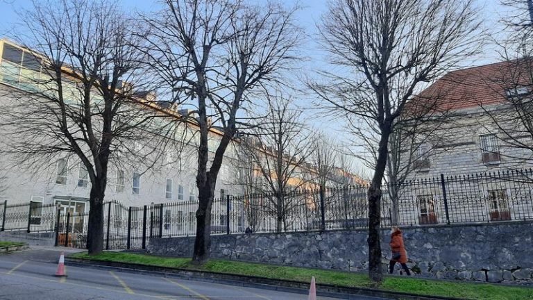 Más de 18 años de prisión por secuestrar, robar y lesionar a un cliente al que había vendido hachís y le debía 600 euros