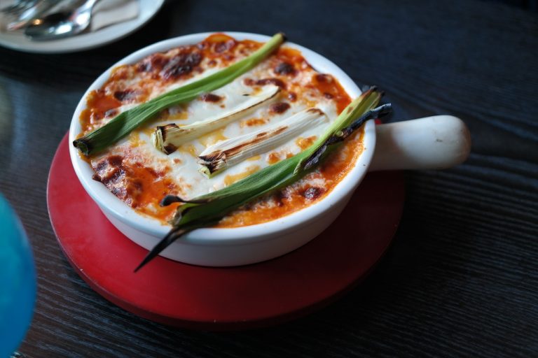 Aprende a preparar una cazuela de puerros y jamón que nunca se te habría ocurrido hacer