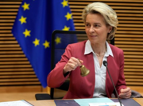 Bruselas aspira a movilizar 43.000 millones para hacer de la UE una potencia en producción de chips