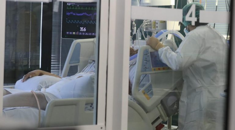 Canarias notifica 8 fallecimientos en las últimas horas y 1.378 nuevos casos