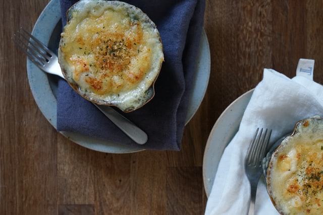Cómo hacer paso a paso unas espinacas gratinadas al horno que triunfen como entrante
