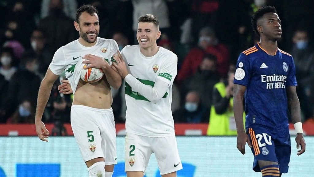 Los tres fichajes que hará el Real Madrid en verano 53 El Real Madrid se lo piensa con cabeza fría fichajes