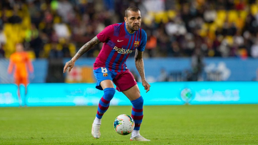 Dani Alves: el motivo por el que Xavi lo rescató para el Barça 59 El buen pie que tiene Dani Alves