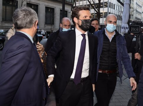 El comité de dirección que debate la crisis del PP hace una pausa y volverá a reunirse a las 17.00 horas