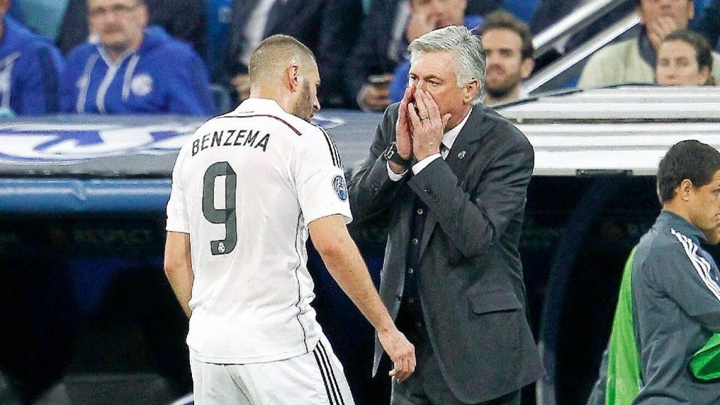 El momento más tenso entre Benzema y Ancelotti 50 El futbolista no puede crecer que el equipo haya caído tan bajo