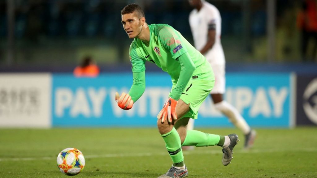 El panorama de Ivo Grbić tampoco es fácil