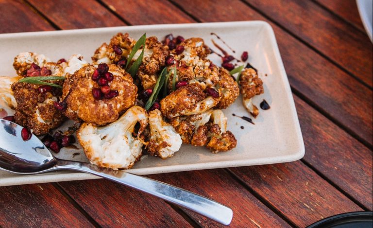 El plato de coliflor al horno con el que te llevarás una sorpresa