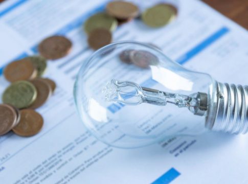 El precio de la luz supera este lunes los 277 euros MWh el máximo de 2022